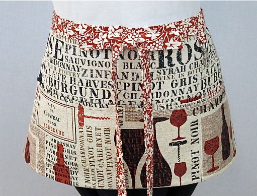 In Wine Is Truth (In Vino Quo Veritus)  Zipper/Key Clasp Vendor Apron