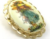 Holly Hobbie Brooch Pin - Vintage Components - Gold A001