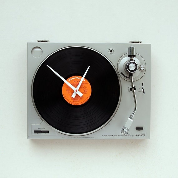 Clock made from a recycled Sanyo turntable