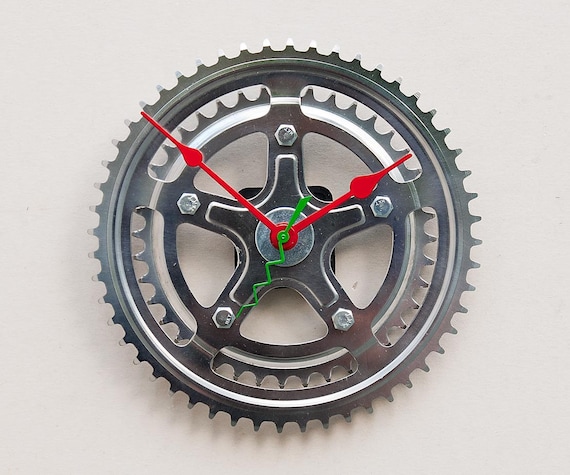 Clock made from a recycled Bike crank