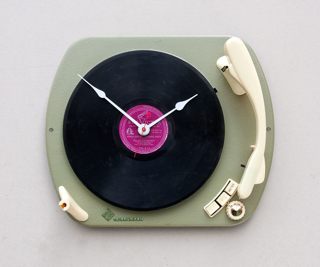Clock created from a recycled Telefunken record player