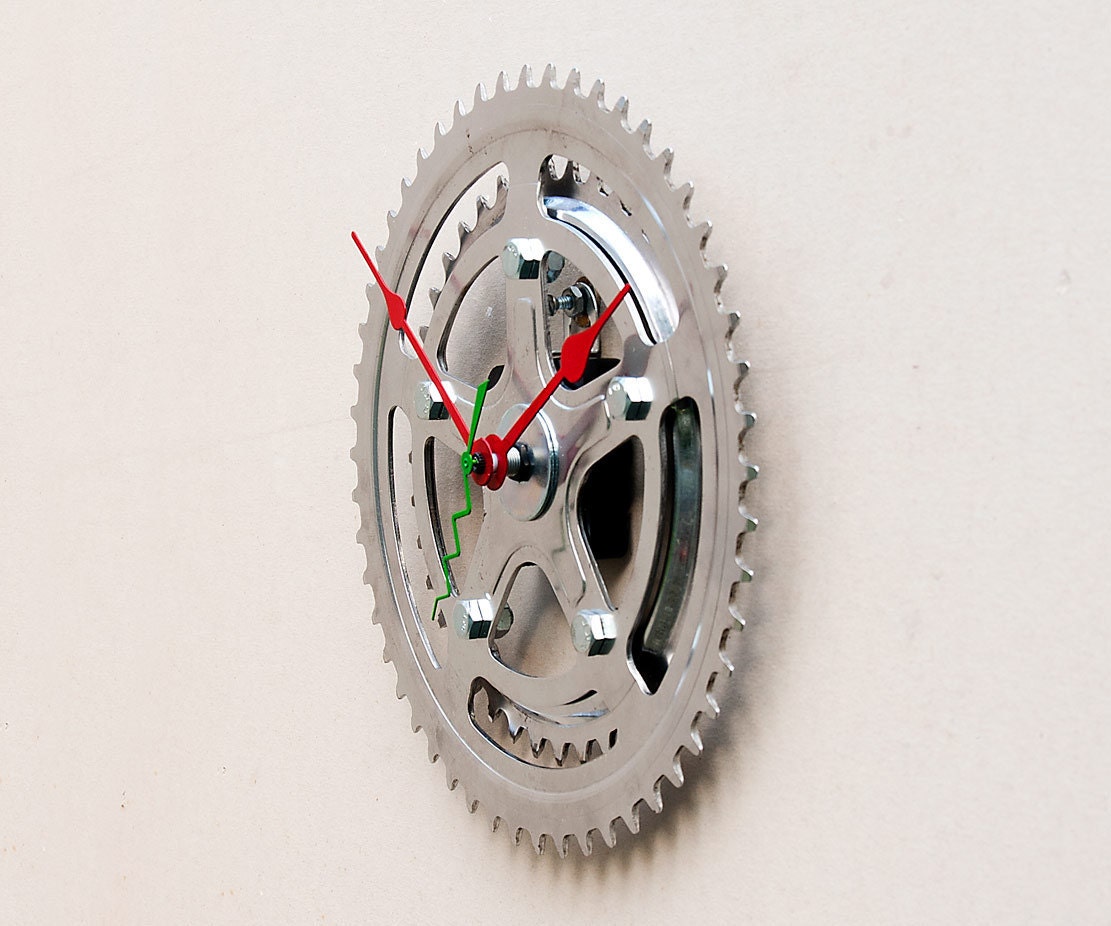 Clock made from a recycled Bike crank