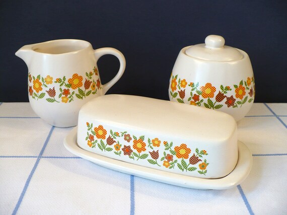 Vintage McCoy Pottery Cream and Sugar Set With by vintagegoodness