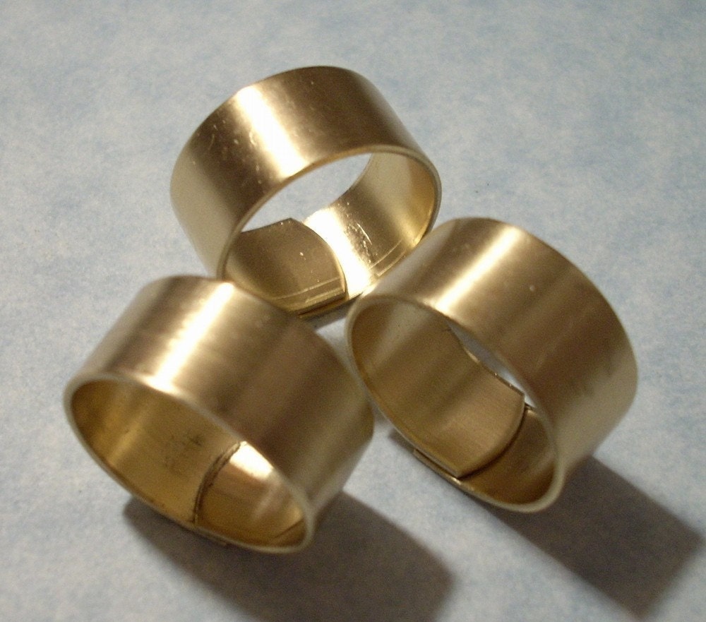 6 Smooth Band Wide Brass Rings