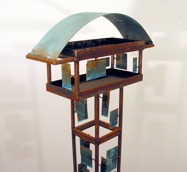Sculptural Bird Feeder 240