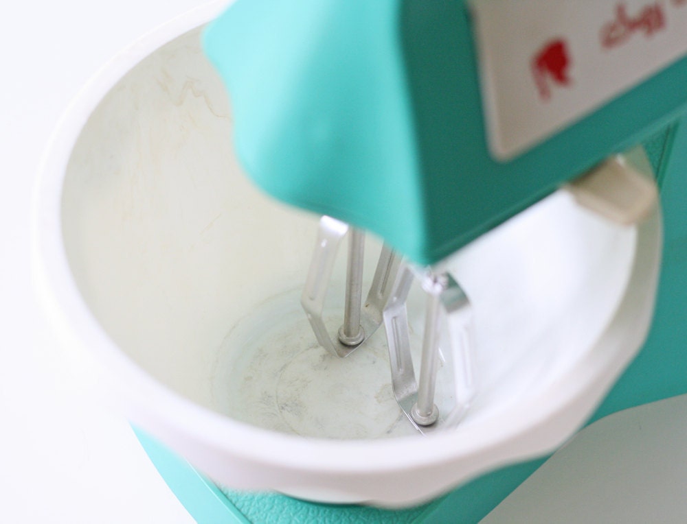 Vintage Suzy Homemaker Toy Mixer