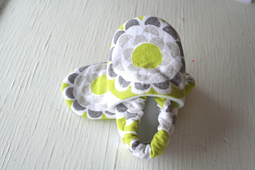 Baby boy girl booties toddler infant newborn slippers shoes grey chartreuse warm olive blossom non slip soft soled gift  SWAG