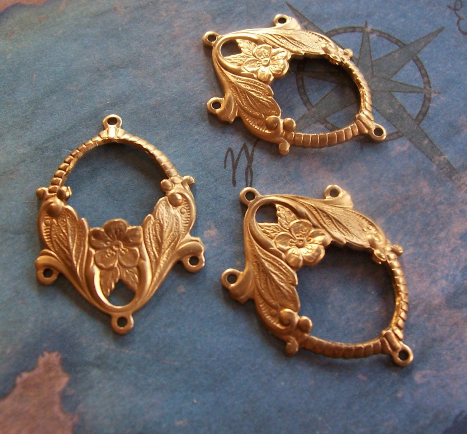 2 PC Natural Brass Victorian Four way Jewelry Finding - ZNE P0357