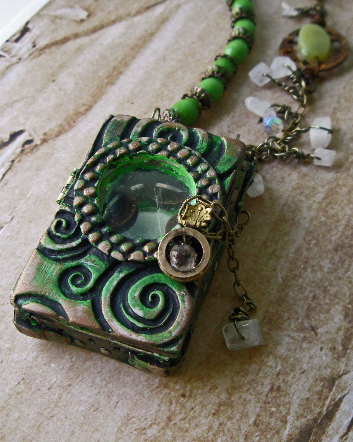Green Swirls Working Box Necklace