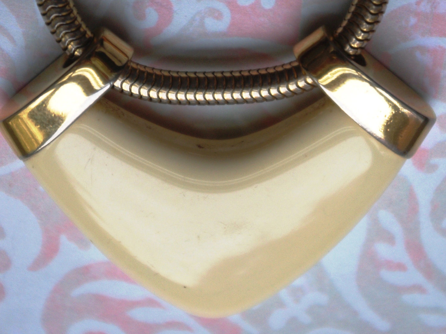 SALE Trifari Gold and White Faux Ceramic Necklace 15"