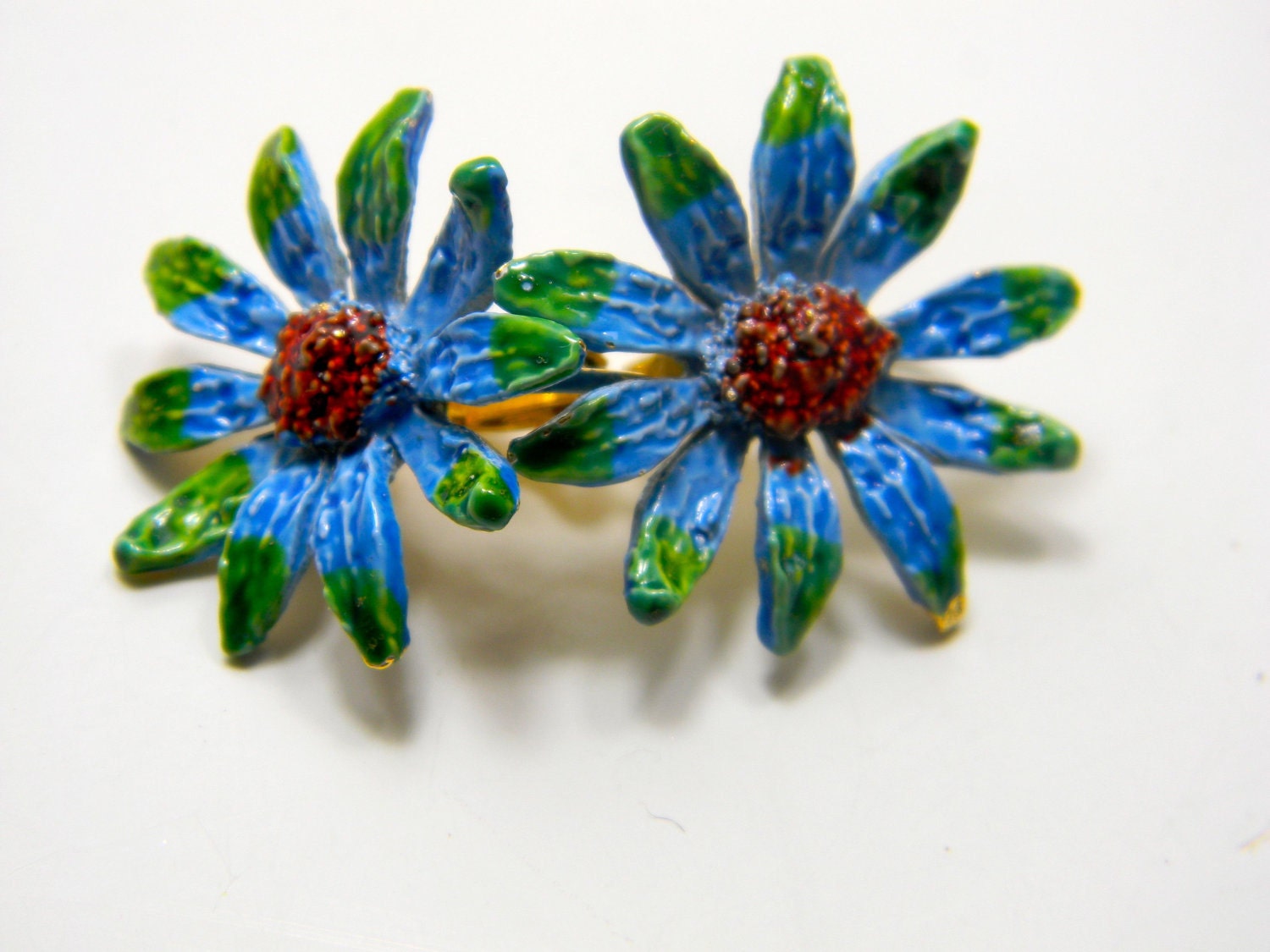 Vintage clip on earrings signed ART, blue and green