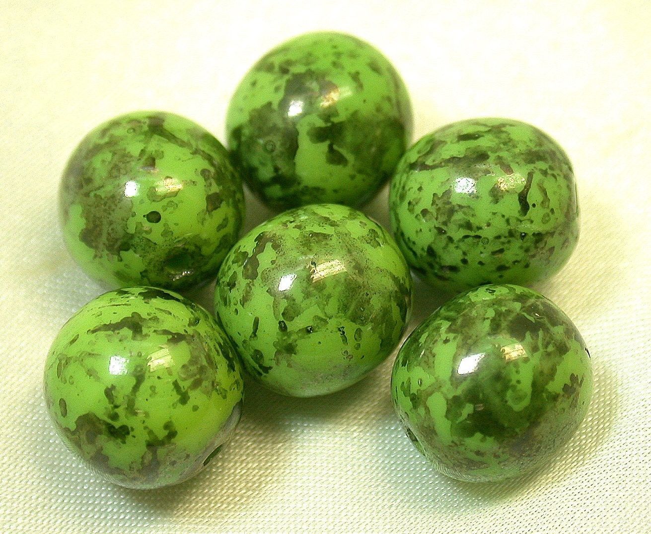 Vintage Italian PICASSO GREEN BLACK Glass Beads 10mm pkg 6 gl77a
