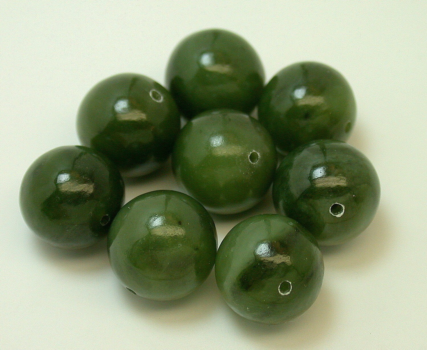 VINTAGE NEPHRITE JADE Beads Spinach Green 10mm by EurekaEureka