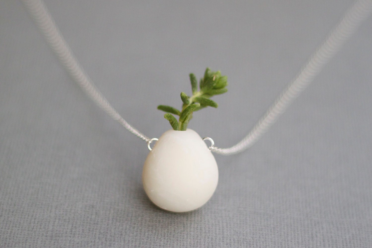 Simple Vaus // Sterling Silver Terraria Vase Necklace