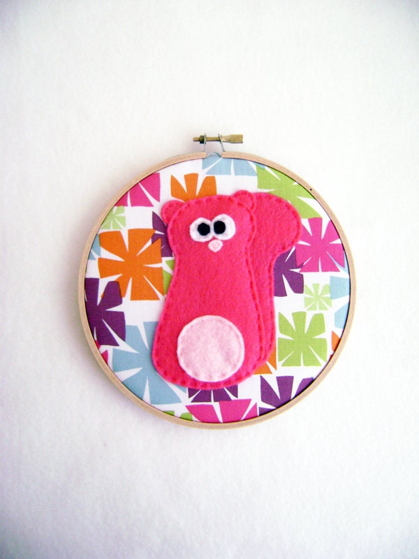 Fabric Wall Art - Helga the Hot Pink Squirrel - Retro Bursts