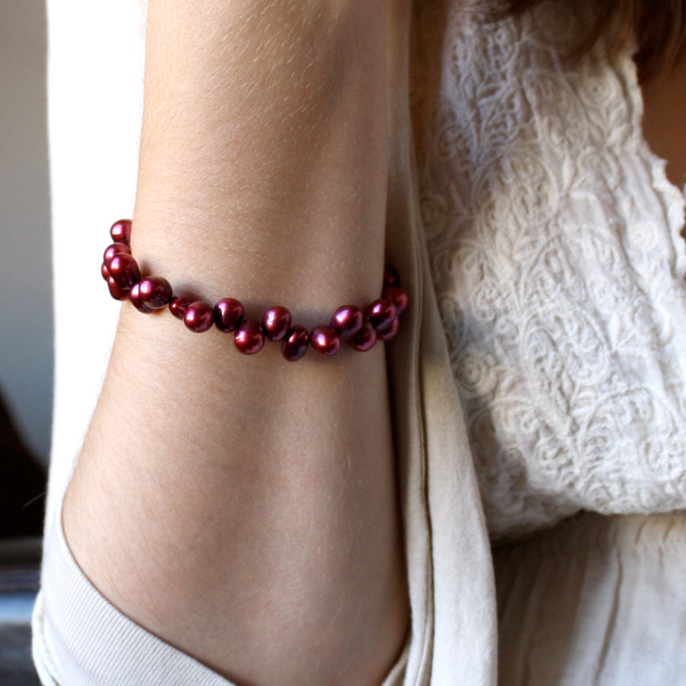 Pink Pearl Bracelet . Floral Wedding Jewelry . Bridesmaid Jewelry . Bridal Party Jewelry . Sterling Silver Toggle Clasp - Currant Collection
