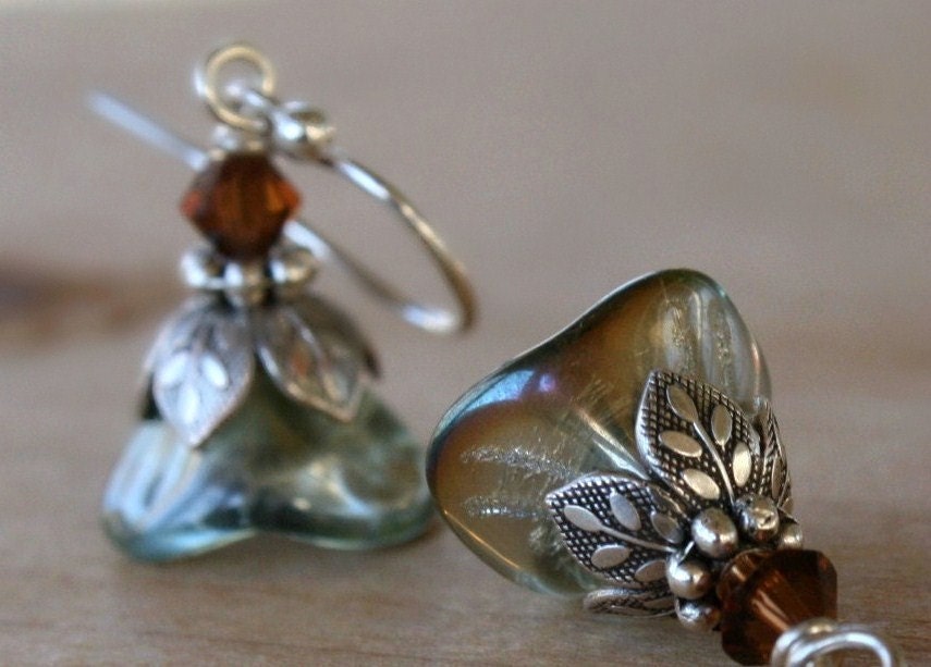 Silver flower dangle earrings, petite, aqua, summer fashion