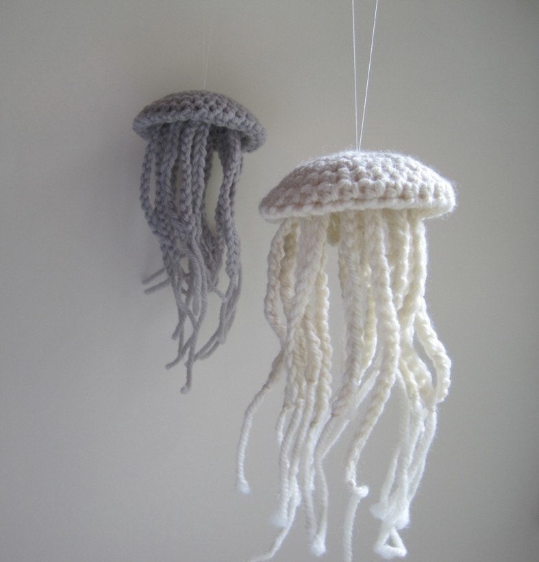 Medium Moon Jellyfish in Unbleached Natural White Merino Wool