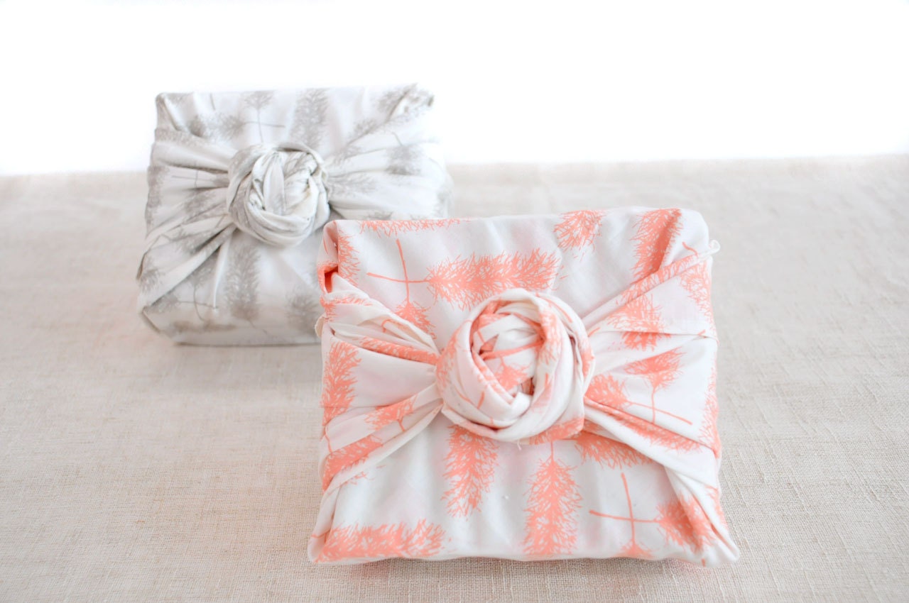 GIVE WISDOM (Pink) Reusable Give Wrap