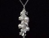 Pearl Necklace, Pearl Cluster Necklace, Beaded jewelry, Wedding jewelry, White pearl pendant