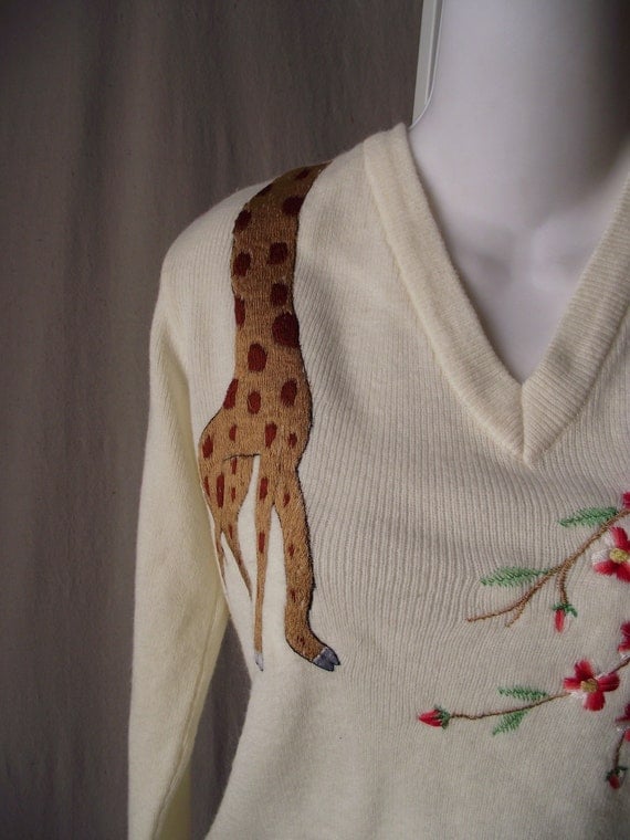 Vintage Sweater V Neck with Giraffe Embroidered Details Medium
