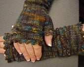 PDF Tiny Triangle Fingerless Gloves knitting pattern