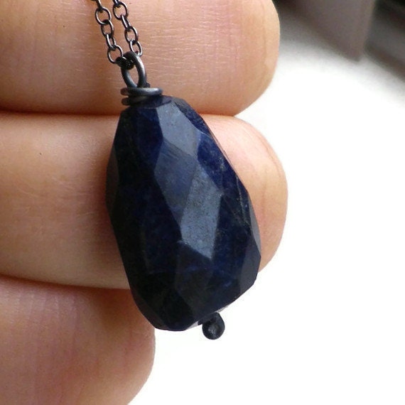 Indigo Sodalite faceted stone silver necklace. Navy midnight blue abstract pendant, black chain. Natural, modern, Mineralogy jewellery