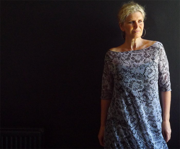 Black/White Flowery Dress with Bateau Neckline and Twisted Hem