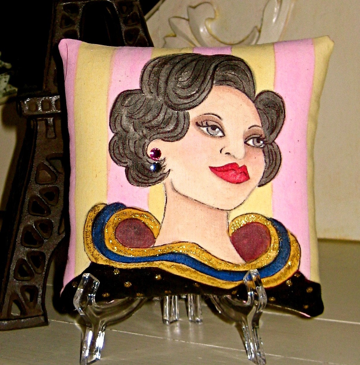 SALE ....AMERICAN Woman In PARIS Pillow with Quote (Veni, Vidi, Visa ... I came, I saw, I charged it.)