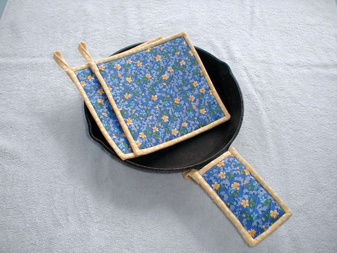 Pot Holder Set with Bonus Handle Cover