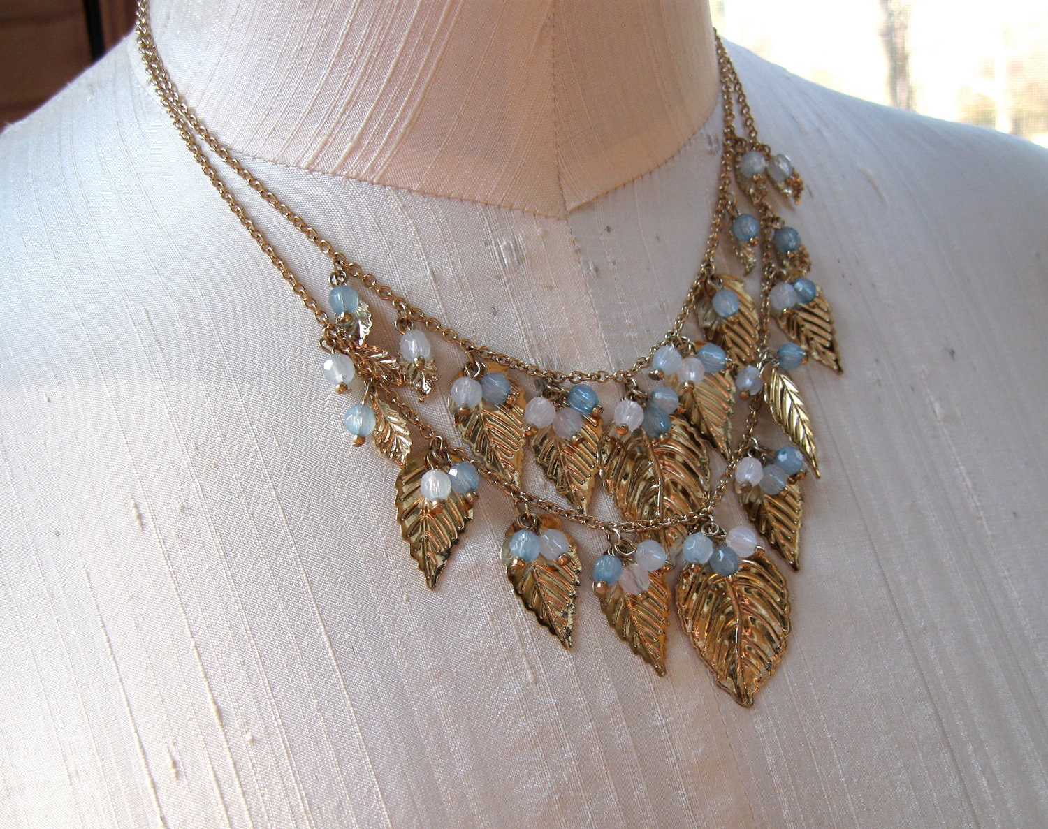 Vintage Bib Necklace Gold Leaves Opalescent Beads AVON NR