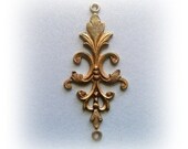 SALE  4 Pc Brass Fleur De Lis Connector Drop Charms and Findings - Stampings (BC)