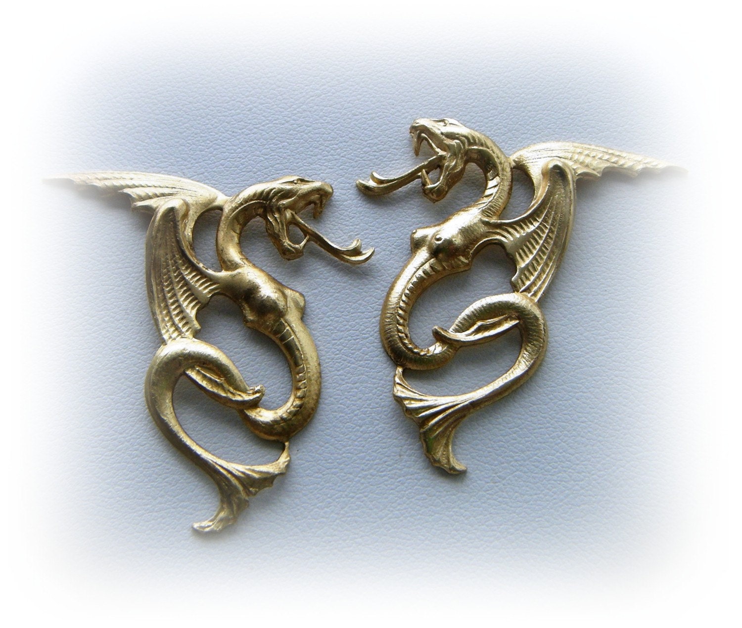 1 Pair Breasted Dragons With Wings Brass Jewelry Findings - Stamping (C-12)
