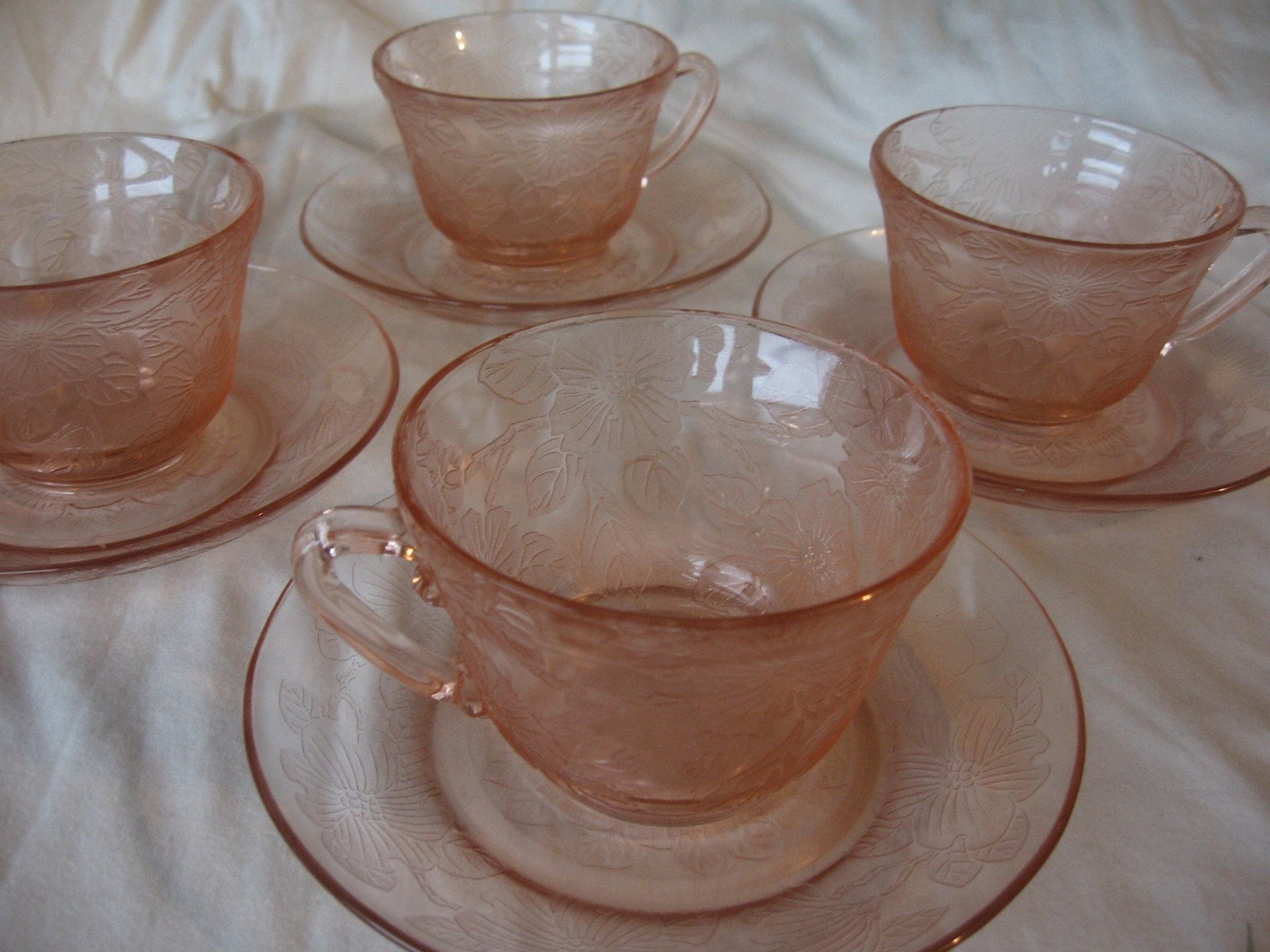 SALE ViNTAGE PiNK DoGWOOD DePRESSION GLaSS by AuntSuesVintage