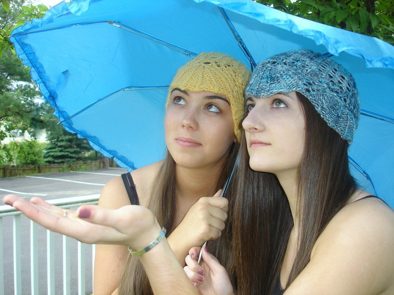 No Two Snowflakes presents Come Rain or Shine Lace Cloche KNIT HAT PATTERN Pdf by Nicole Feller-Johnson