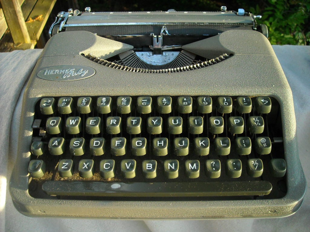 Hermes Baby Early 50s Portable Typewriter Super Sweet missing handle but Works GREAT Dark Green Keys Grey Case