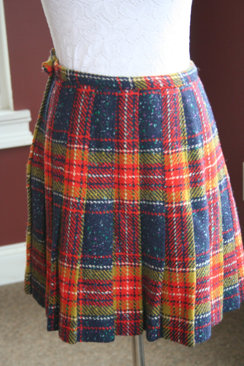 VINTAGE WOOL TARTAN PLAID MINI SKIRT by jonscreations on Etsy