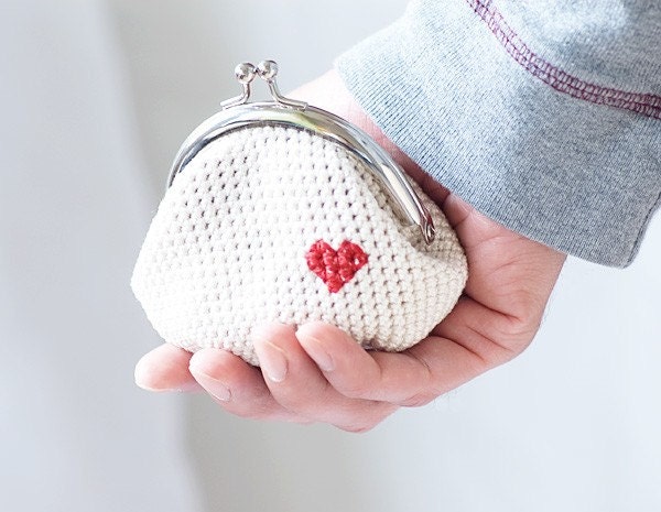 Crochet coin purse, Love My Heart in white