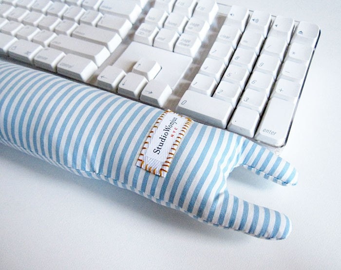 Keyboard Wrist Cushion Blue Stripe