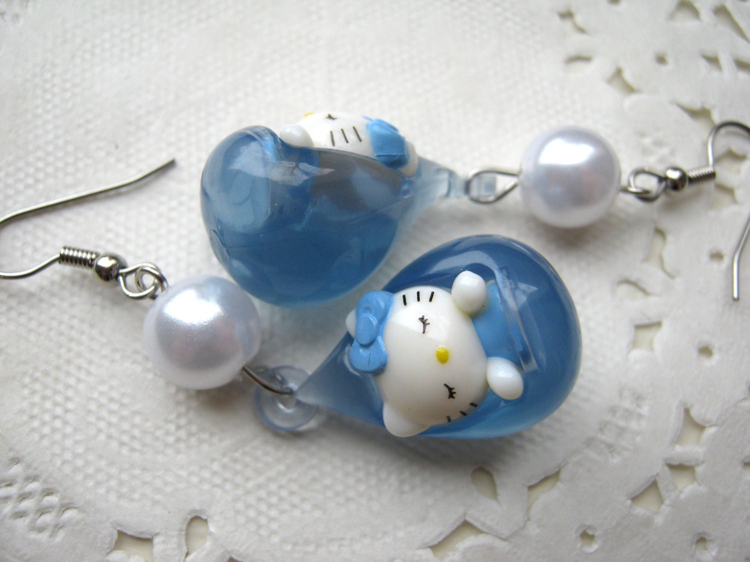 Raindrop Kitty Earrings