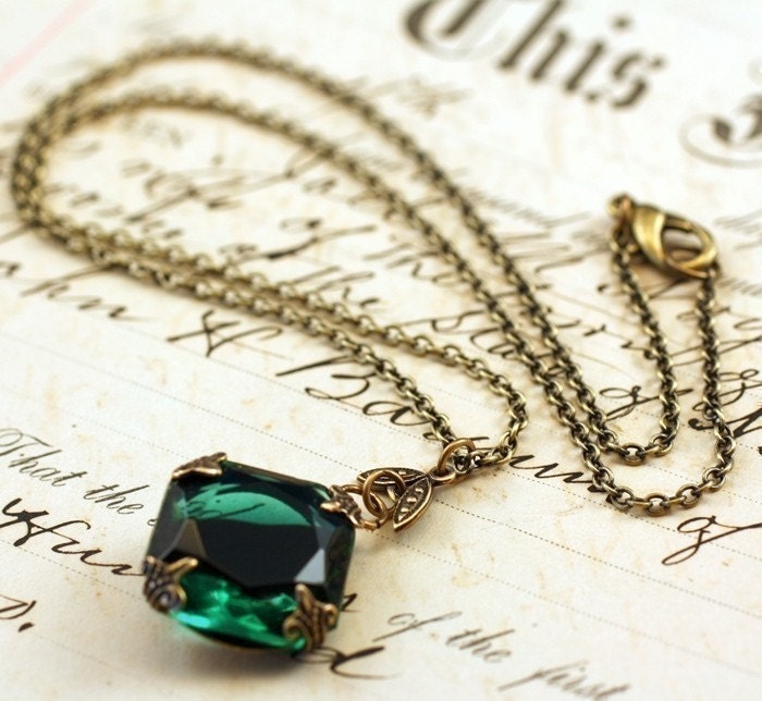 Emerald jewel necklace brass mayfair vintage style green