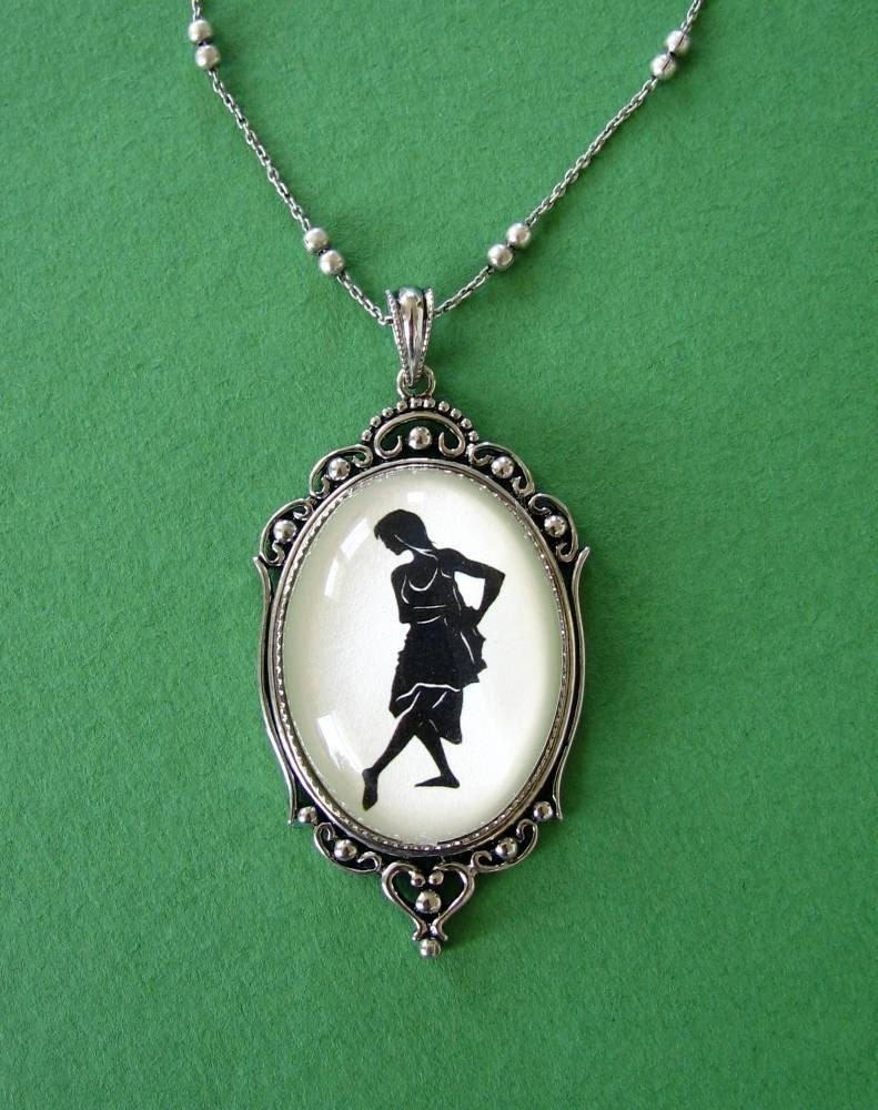 SALE 20% OFF // Coupon code: SALE20 // Being Isadora Necklace, pendant on chain