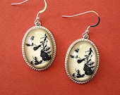 SALE 20% OFF // Coupon code: MEMORIALDAYSALE - Peter Pan Earrings