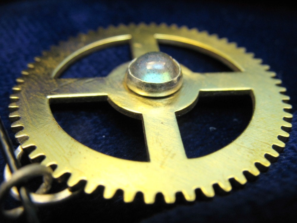 Labradorite gear pendant 2