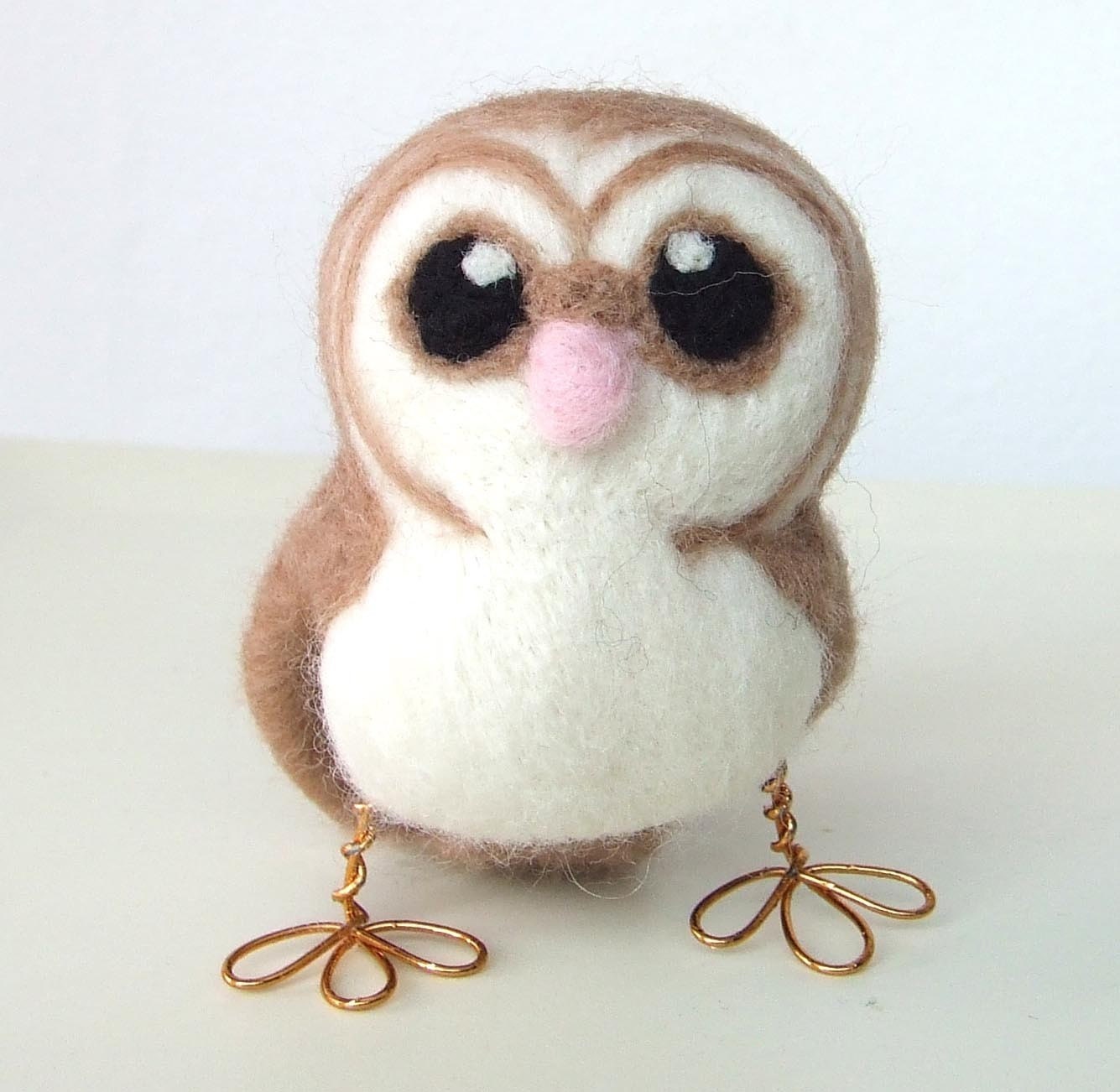 Needlefelted Owl Barn Owl in soft Browns With Heart shaped Face Felt Bird