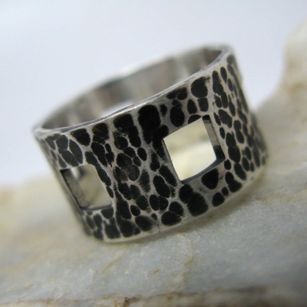 Unisex Chunky Urban Jungle Inspired Ring made of Recycled Sterling Silver