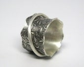 Leaf Pattern Sterling Silver Spinner Ring with Brushed Finish
