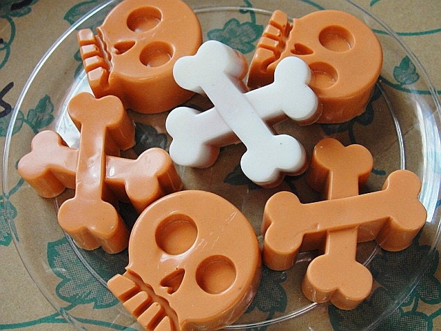 HALLOWEEN Fun Soaps--SKULL and CROSS BONES