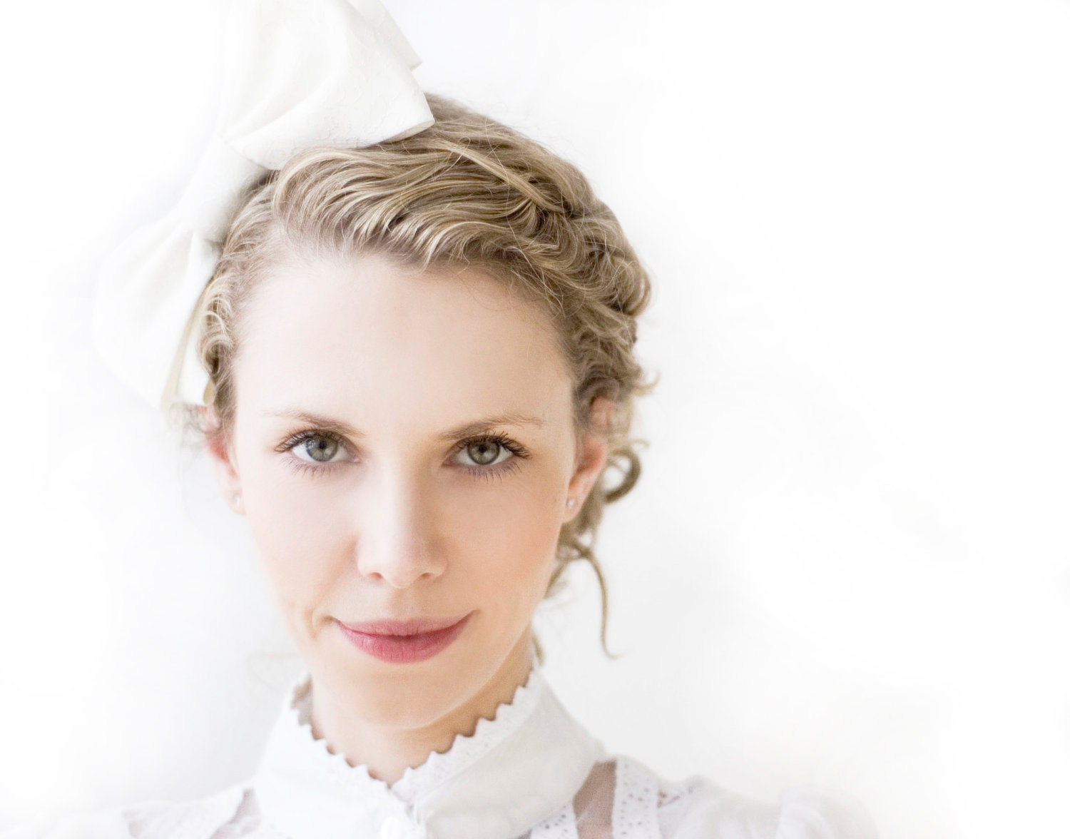 Free-Shipping-Bridal-Bow-Simple-Elegance-Off-White-Headband-Headpiece-Hair-Comb-Wedding-Weddings-Accessories-Women