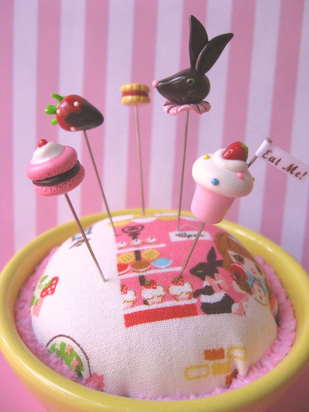 Cafe du Pinks and Needles Pin Topper Set